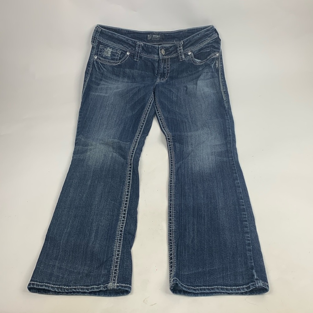 Silver Jeans Suki Flap 17” size 32 with stretch Medium wash denim Bootcut